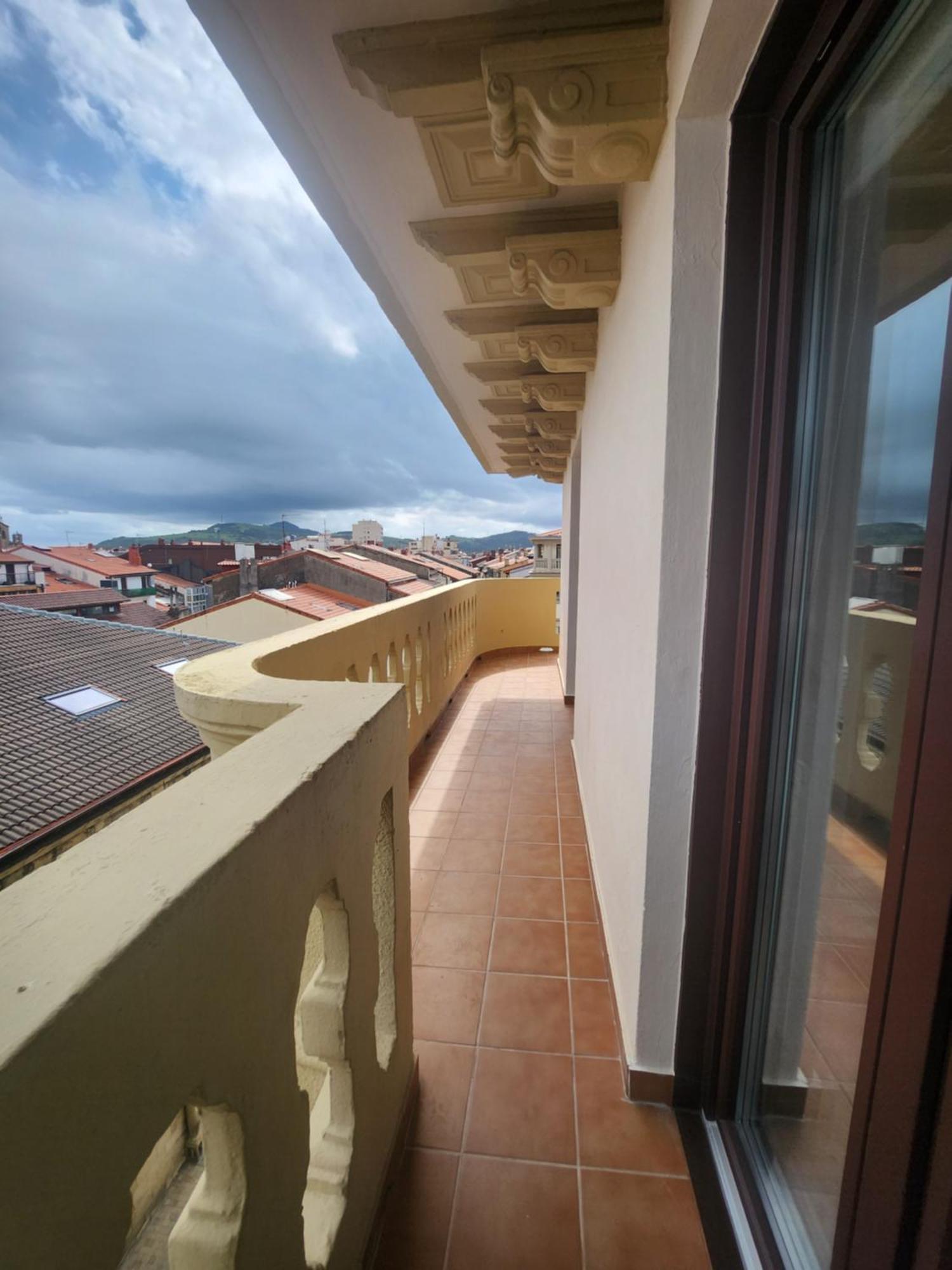 Piso Centrico Amplio-Luminoso Apartment Zarautz Bagian luar foto